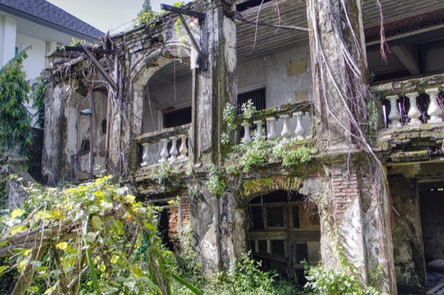 Phra Prasert Wanich House ('Bat Palace') — photo 08