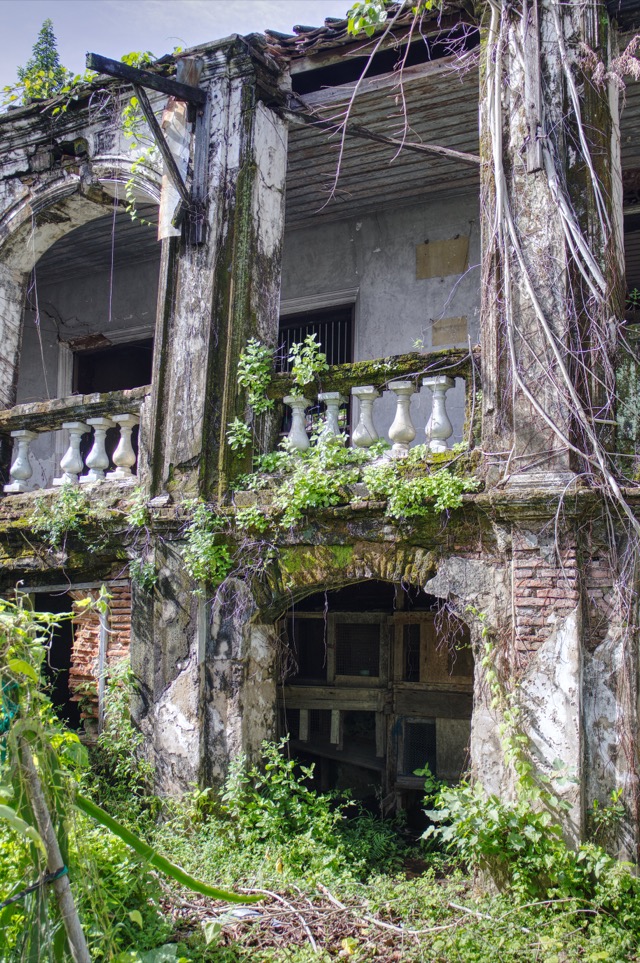 Phra Prasert Wanich House ('Bat Palace') — photo 09