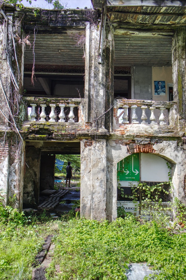 Phra Prasert Wanich House ('Bat Palace') — photo 10
