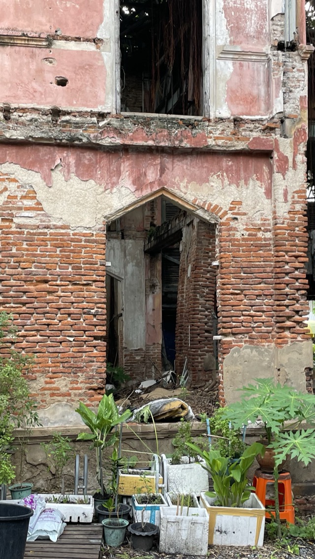 Revenue Building — photo 04